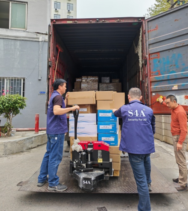 Metal ağırlıklı ortamlarda S4A UHF RFID okuyucu performansını nasıl optimize edebilirim?